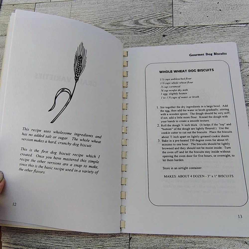 Gourmet Dog Biscuits‎ Cookbook Tasty Treats for Your Fido Carole Horstmeyer 1996